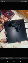 Ps3 slim mflachi w fih les jeux 