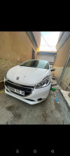 Peugeot 208 2015 Allure