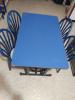 طاولة زرقاء مع 4 كراسي زرقاء - Table bleue avec 4 chaises