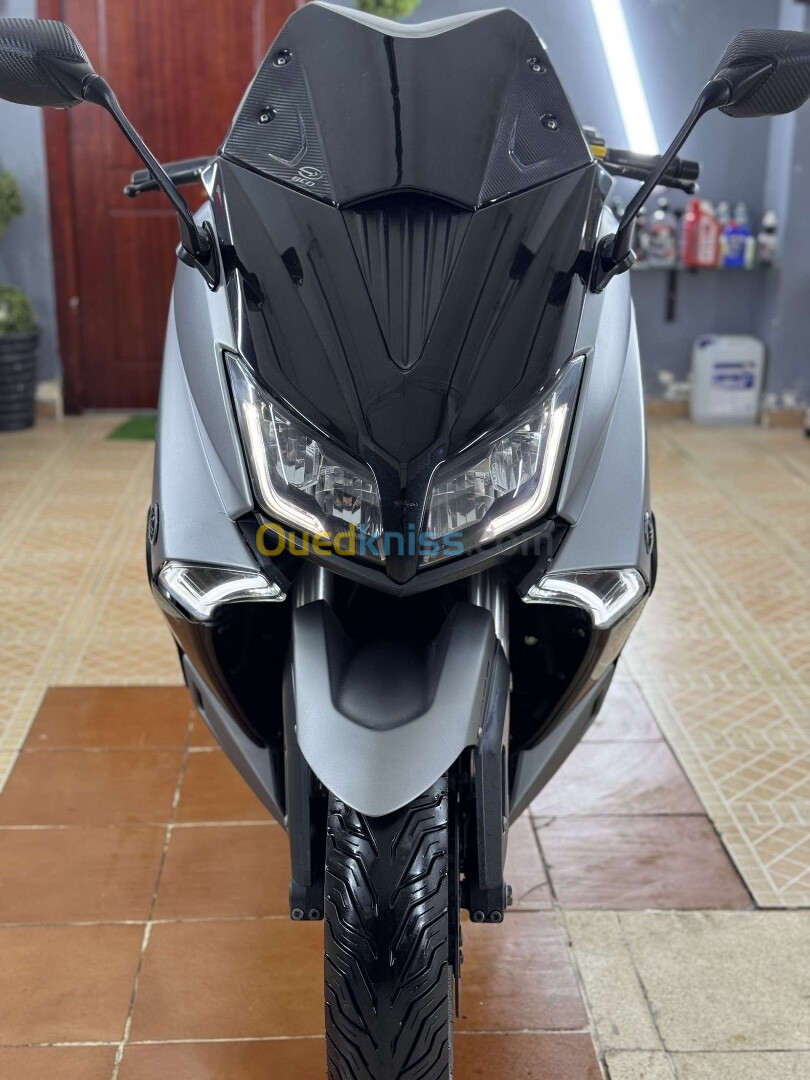 T max Yamaha 2015