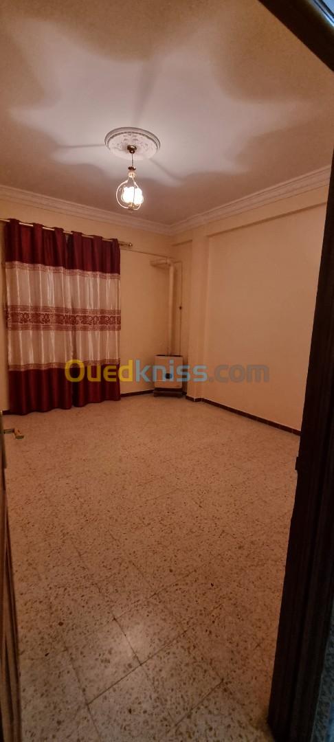 Location Niveau De Villa F4 Oum el bouaghi Ain beida