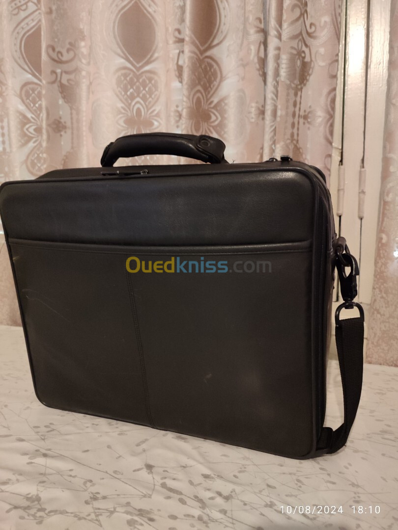 Cartable en cuir valise diplomatique