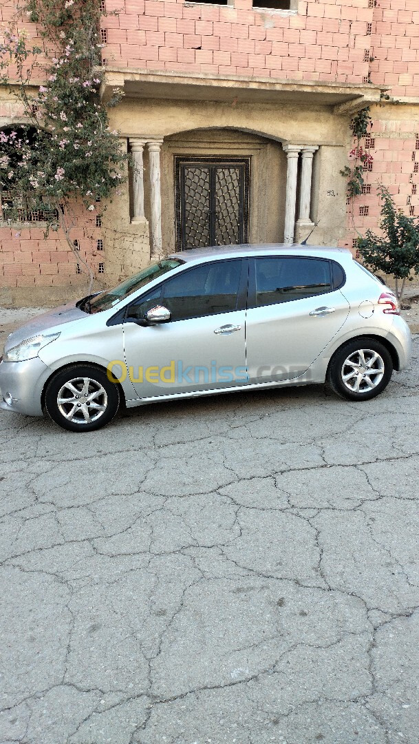 Peugeot 208 2013 Allure