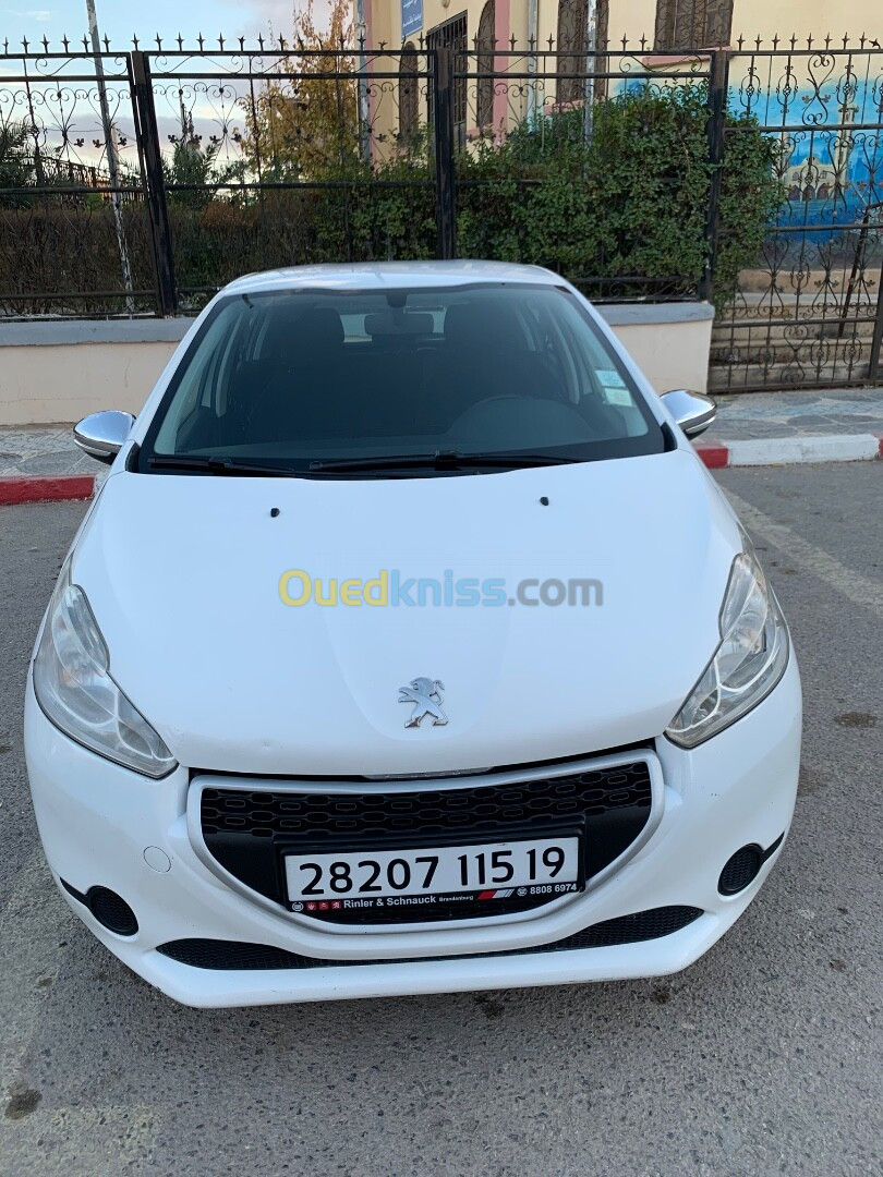 Peugeot 208 2015 Silver Line