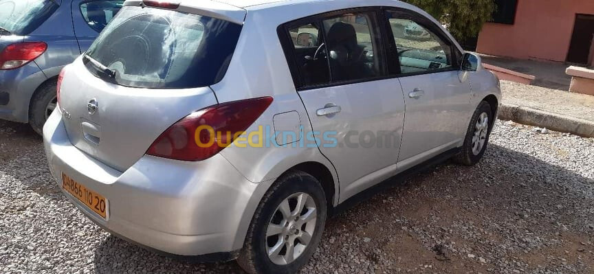 Nissan Tiida 5 portes 2010 Tiida 5 portes