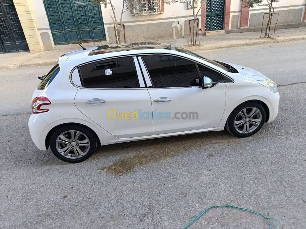 Peugeot 208 2014 Allure