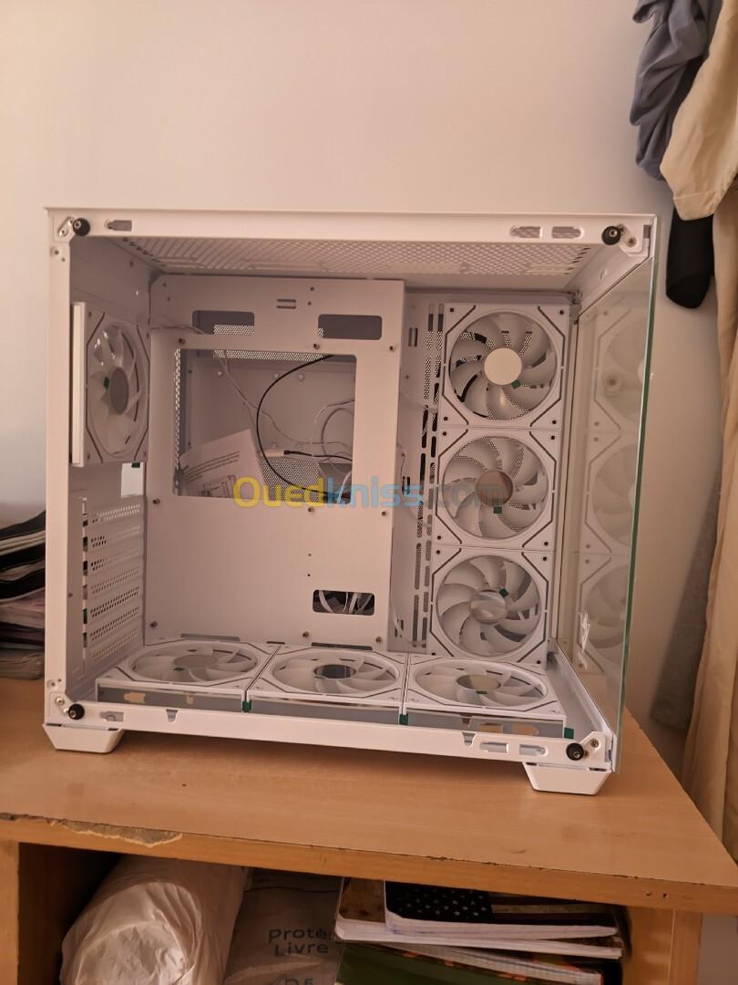 Boitier magma v5 white edition AVEC 7 FANS ARGB NEUF JAMAIS utilise 