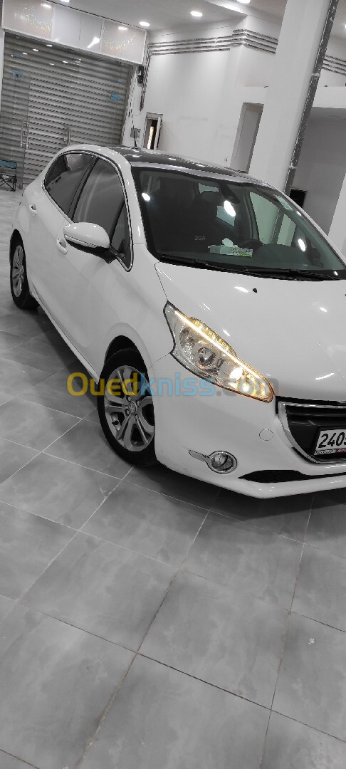 Peugeot 208 2015 Allure