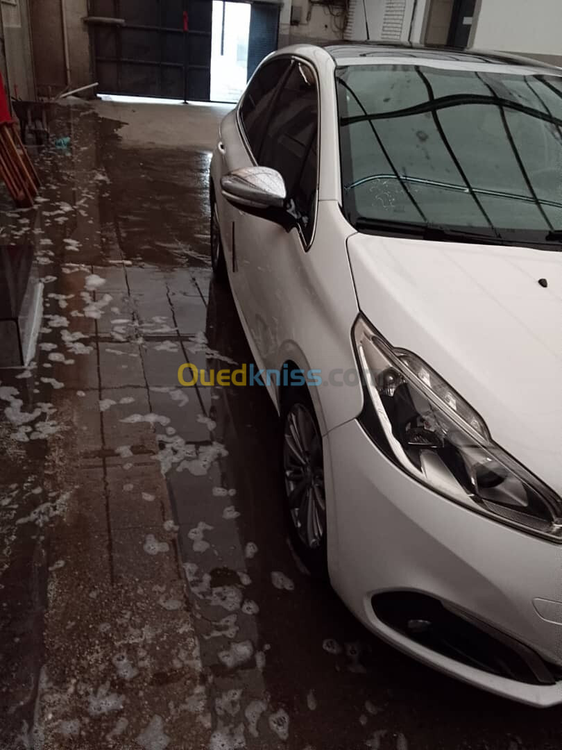 Peugeot 208 2018 Allure Facelift