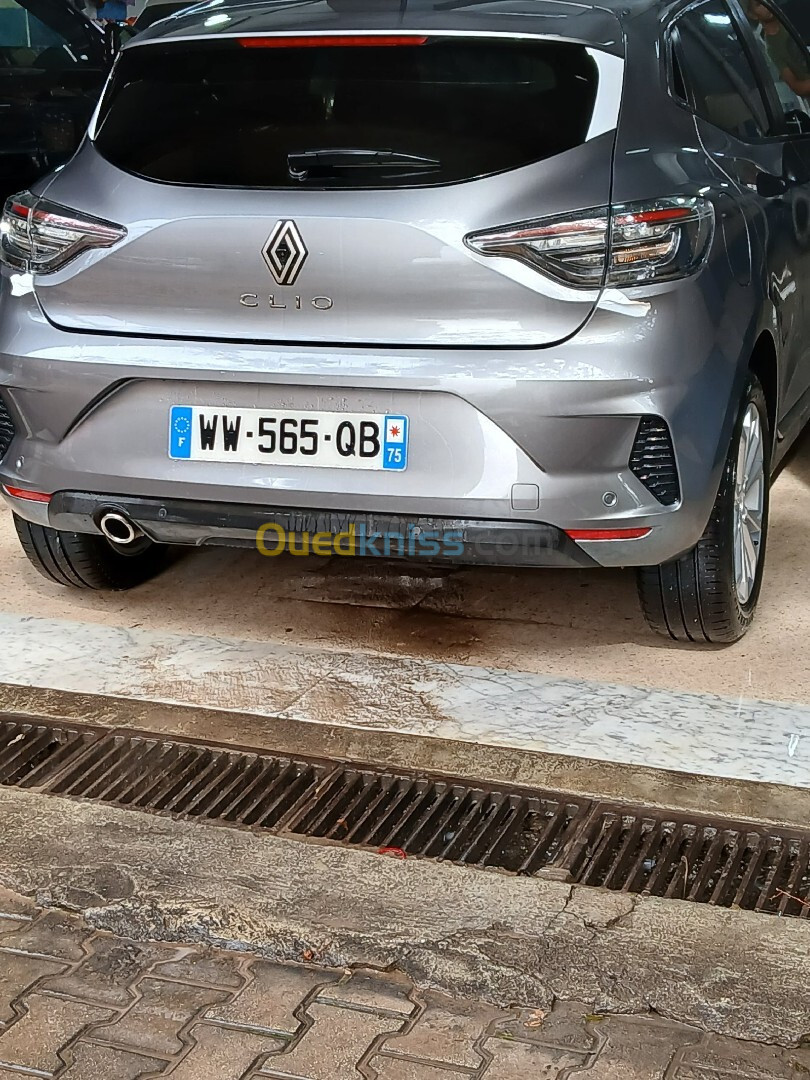 Renault Clio 2024 