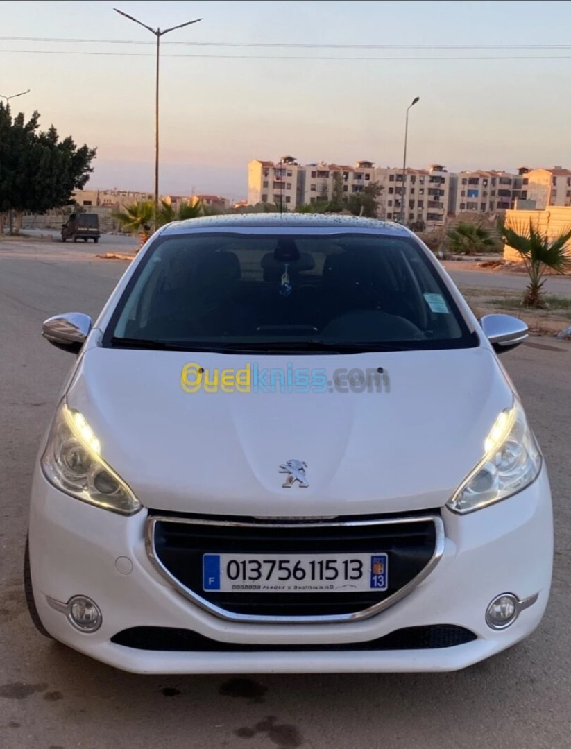 Peugeot 208 2015 Allure