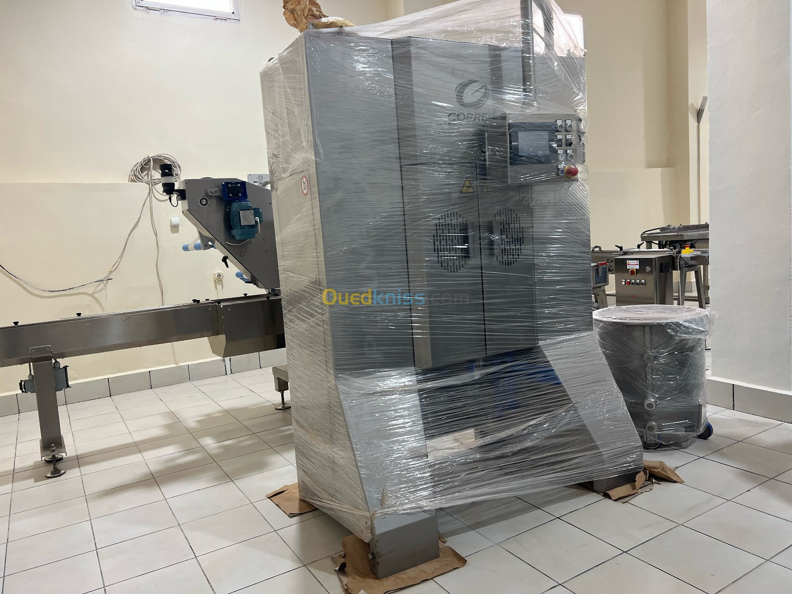machine d'emballage pour gaufrettes flow pack + robot mixeur GORRERI