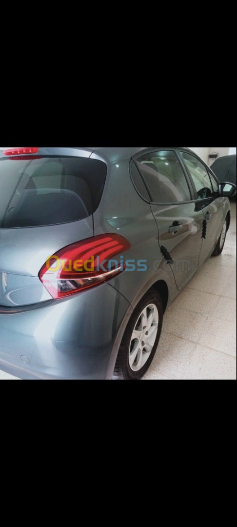 Peugeot 208 2015 208