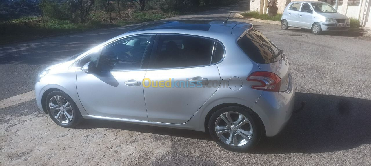 Peugeot 208 2013 Allure