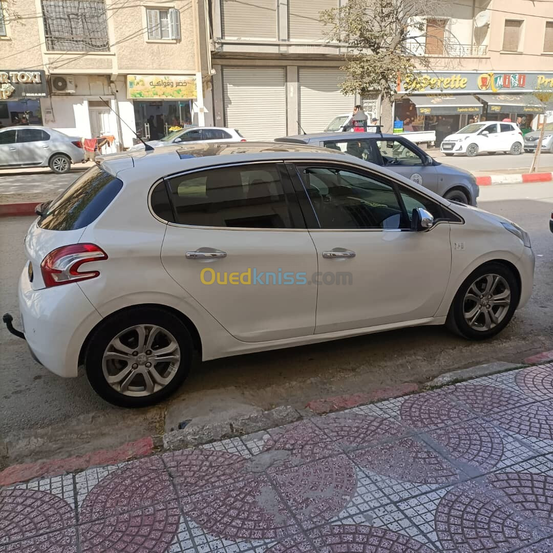 Peugeot 208 2014 Allure