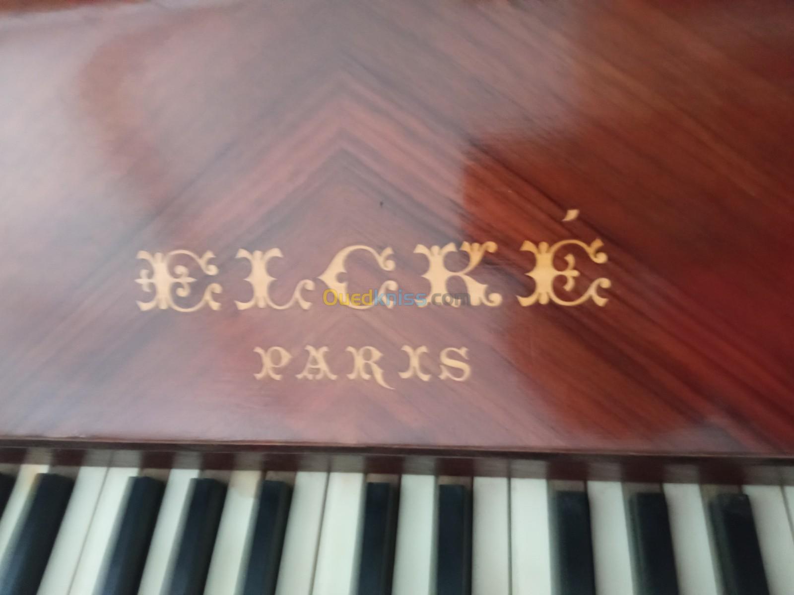 Piano ELCKE paris
