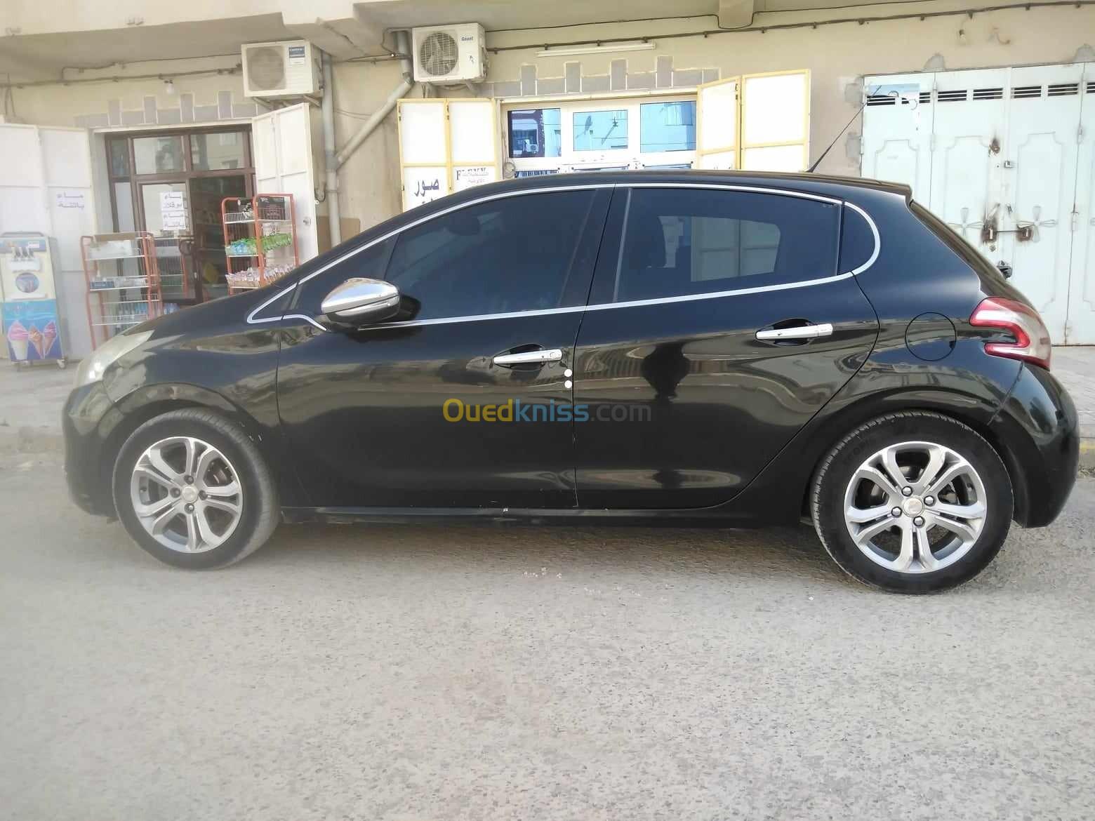 Peugeot 208 2012 Allure