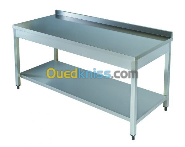 TABLE DE TRAVAIL INOX.