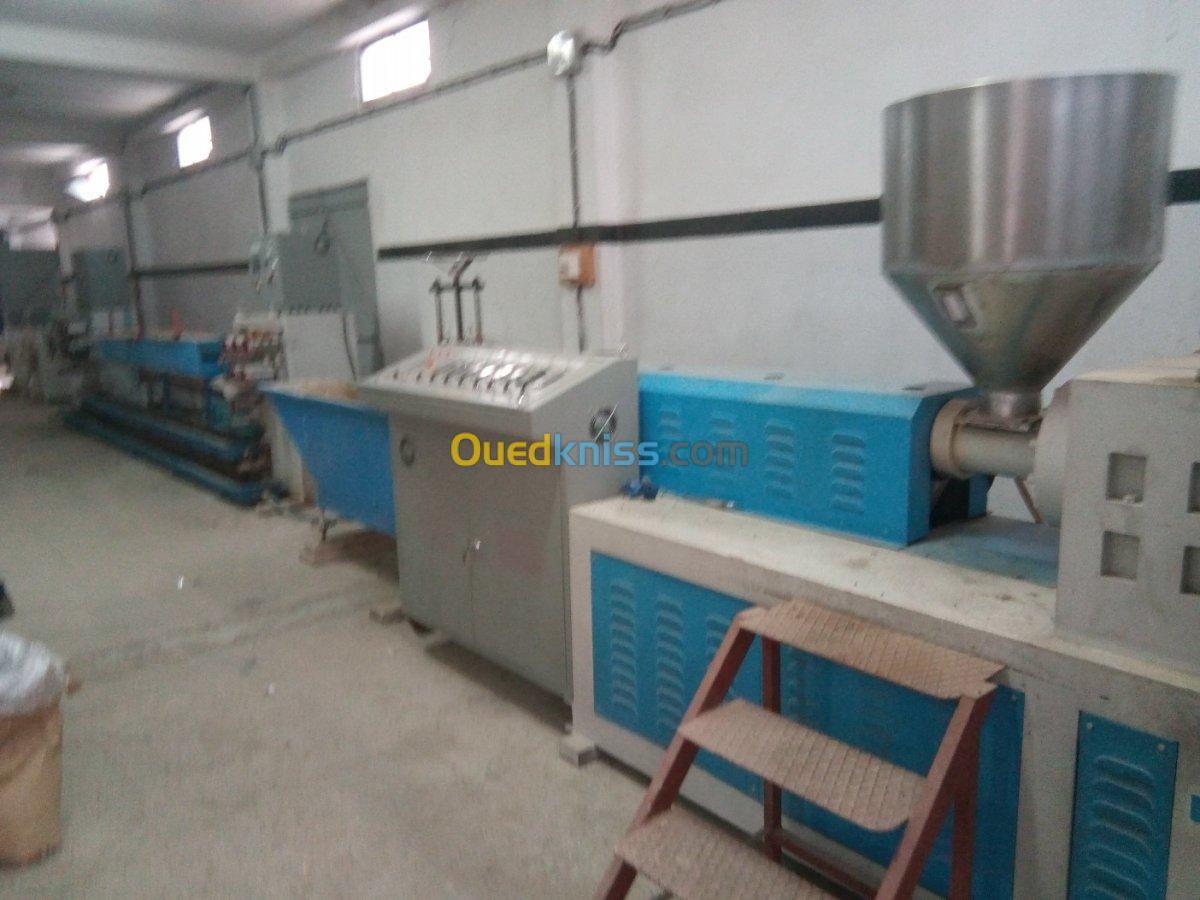 2 machine extrusion plastique