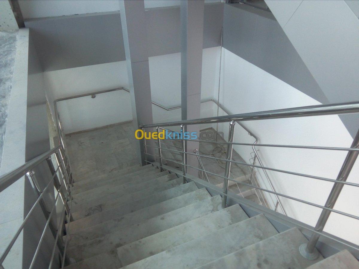 INOX: Rampe d'escalier, Main courante