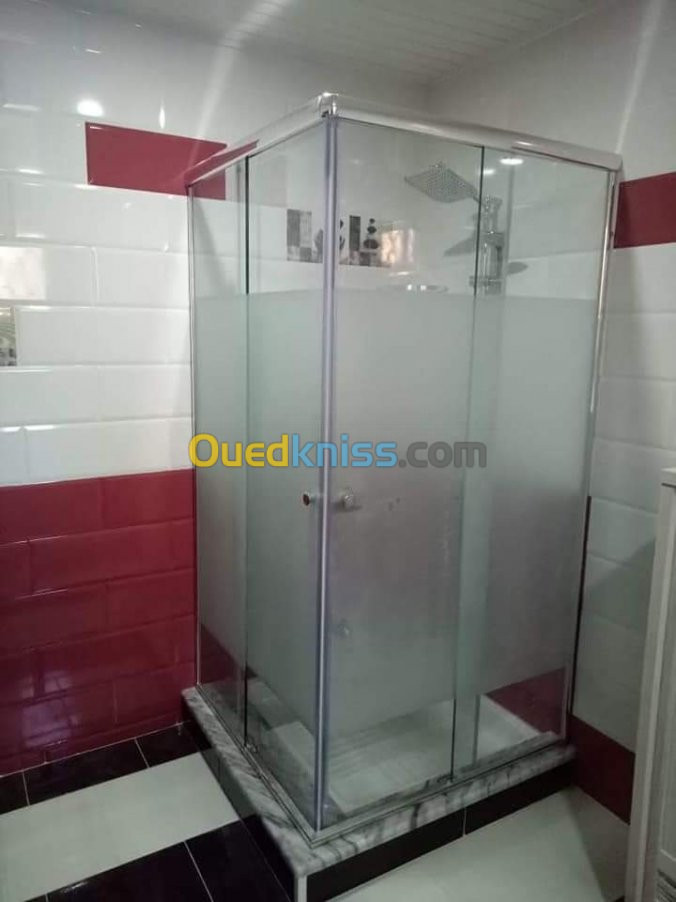 Cabine de douche en verre 