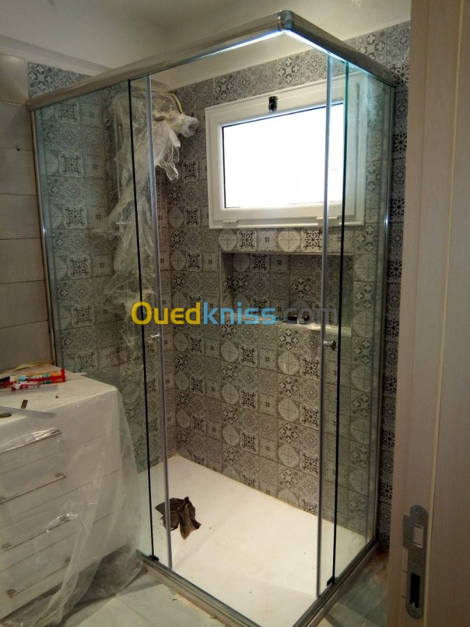 Cabine de douche en verre 