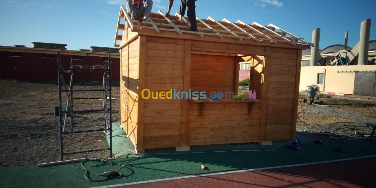  kiosques en bois rouge