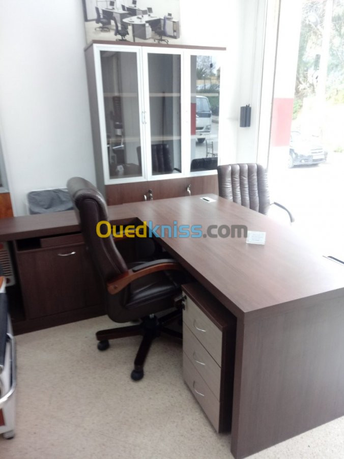 Mobilier de bureau et informatique 