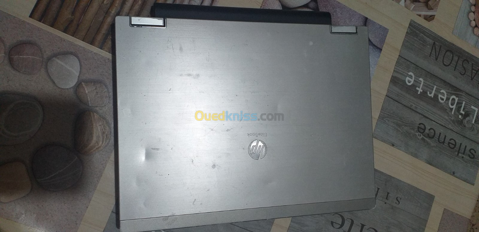 HP EliteBook 2540p Notebook i7 - 4GB la RAM- FULL HD