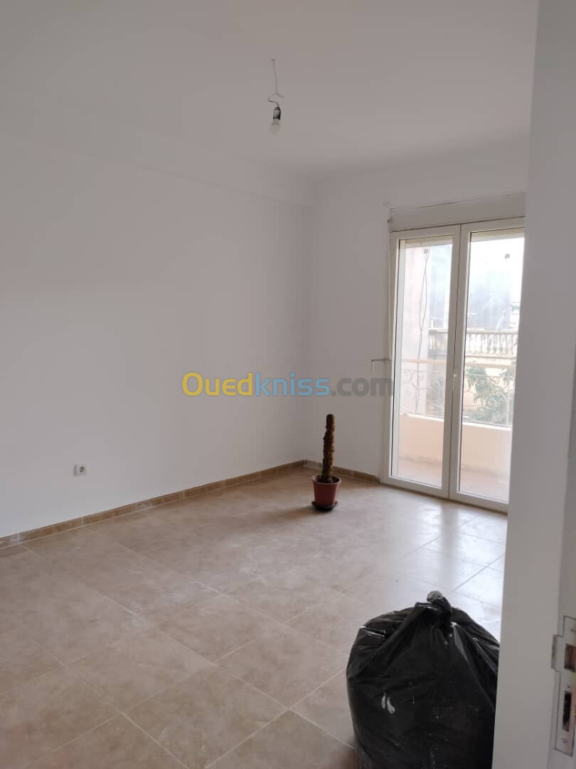 Location Appartement F4 Alger Dely brahim