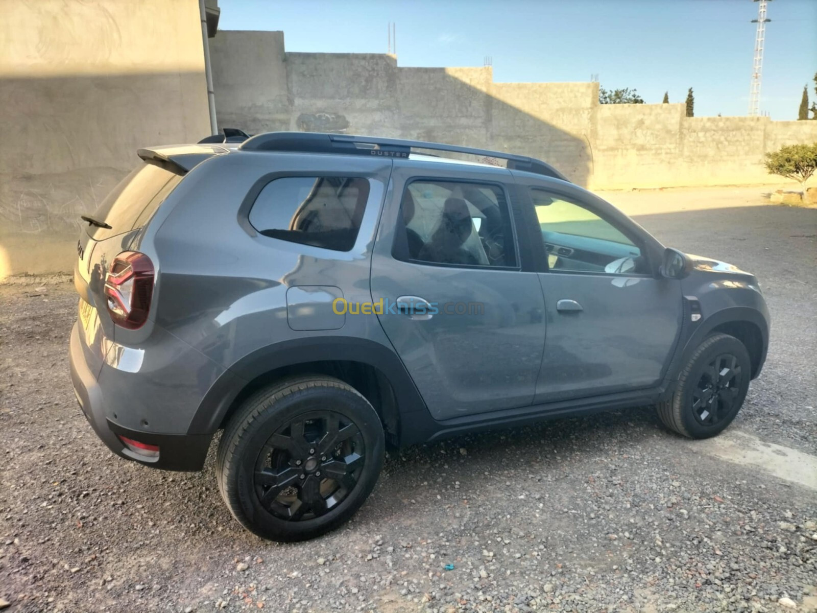 Dacia duster 2024 gold