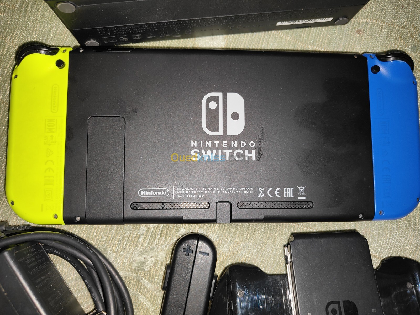 Nintendo switch V2 2023 Flashée puce 256 go 