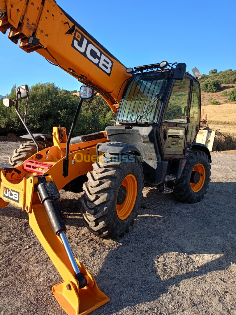 JCB Klark 2017