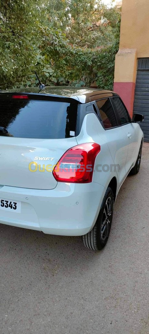 Suzuki Swift 2023 Mont Carlo