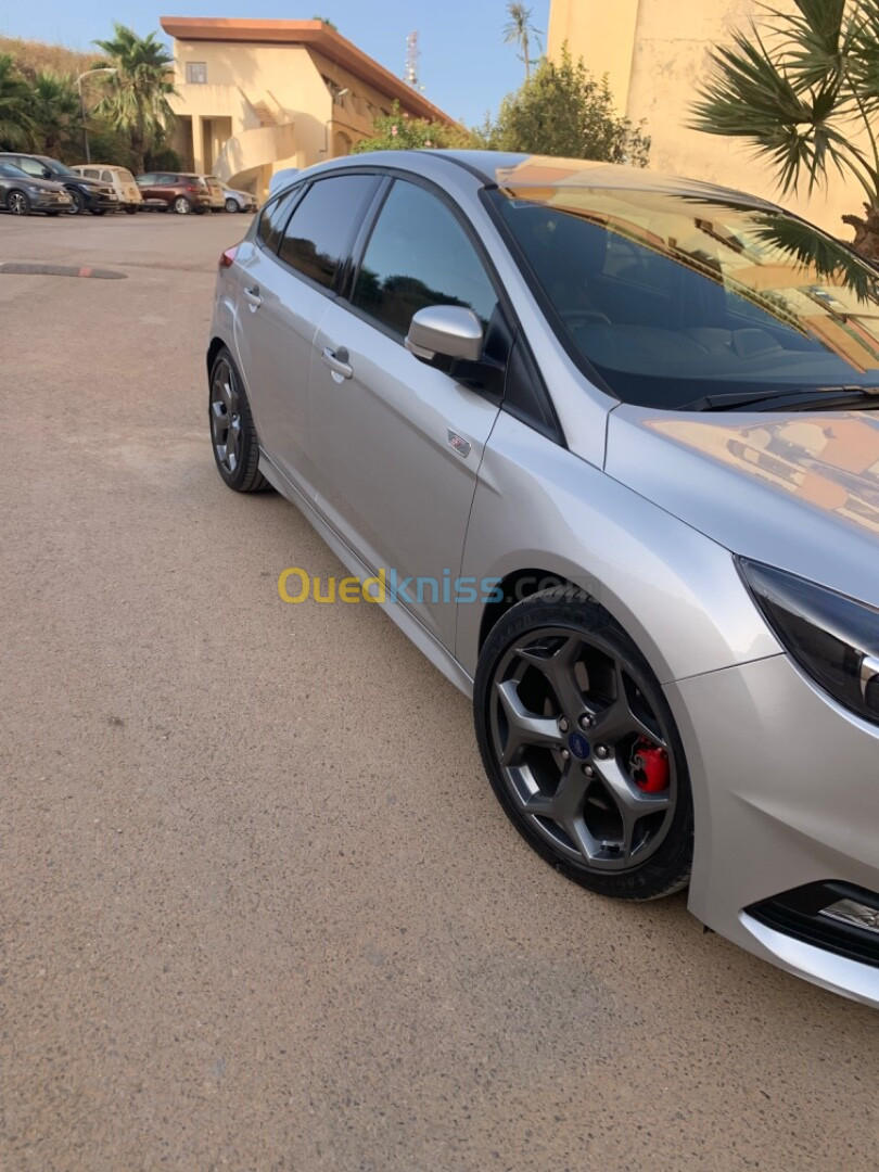 Ford Focus 5 portes 2016 