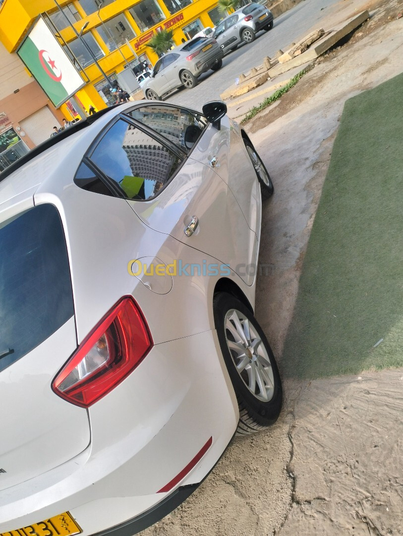 Seat Ibiza 2013 Fully +Toit ouvrant