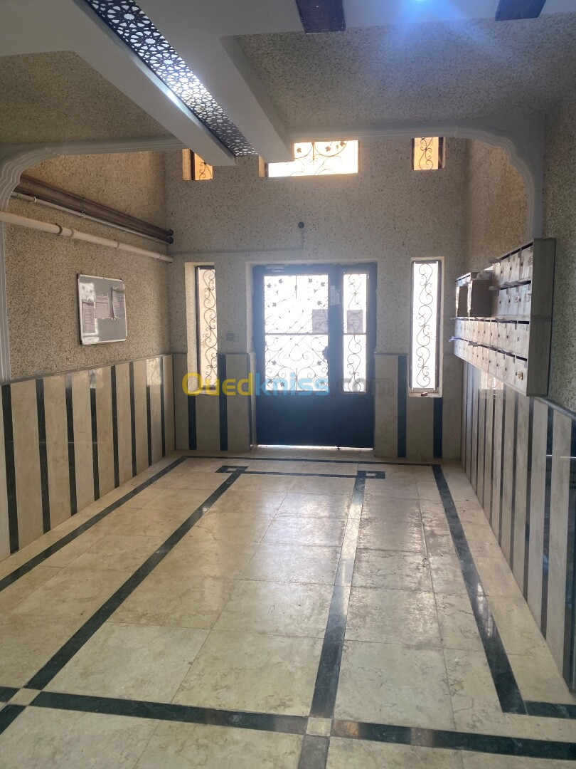 Location Appartement F5 Alger Mahelma