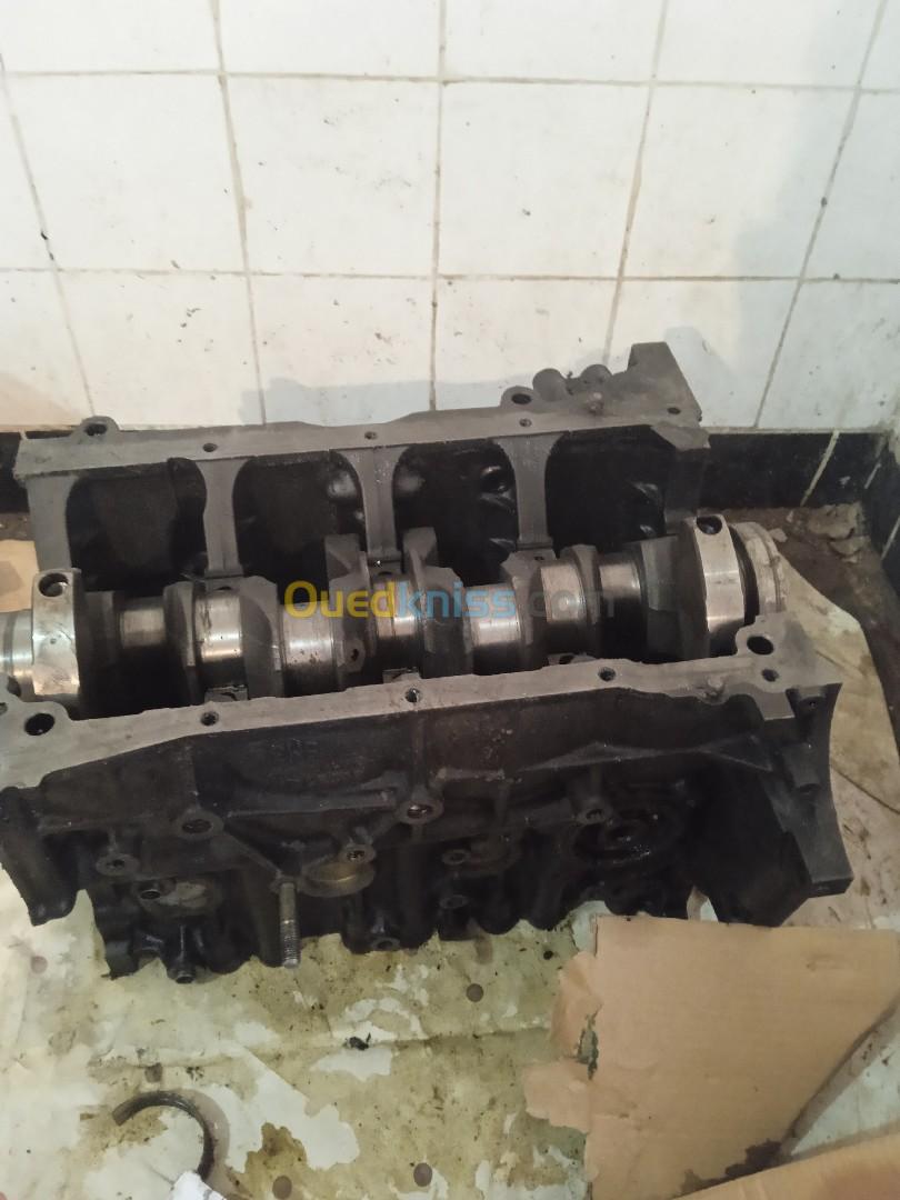  Demi moteur Nissan xtrail 2.2 L T30 code 50