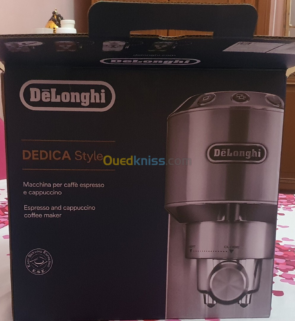 DELONGUI machine à café 