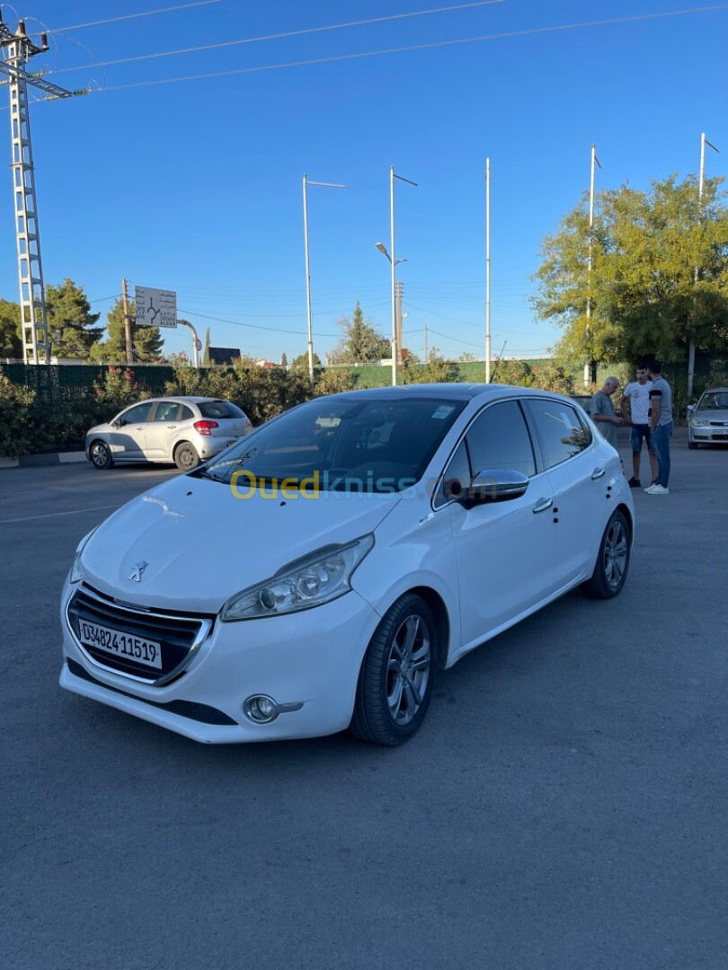 Peugeot 208 2015 Allure