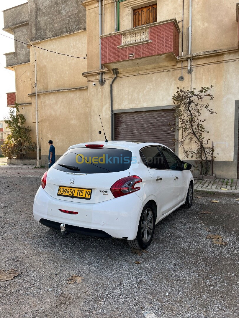 Peugeot 208 2015 