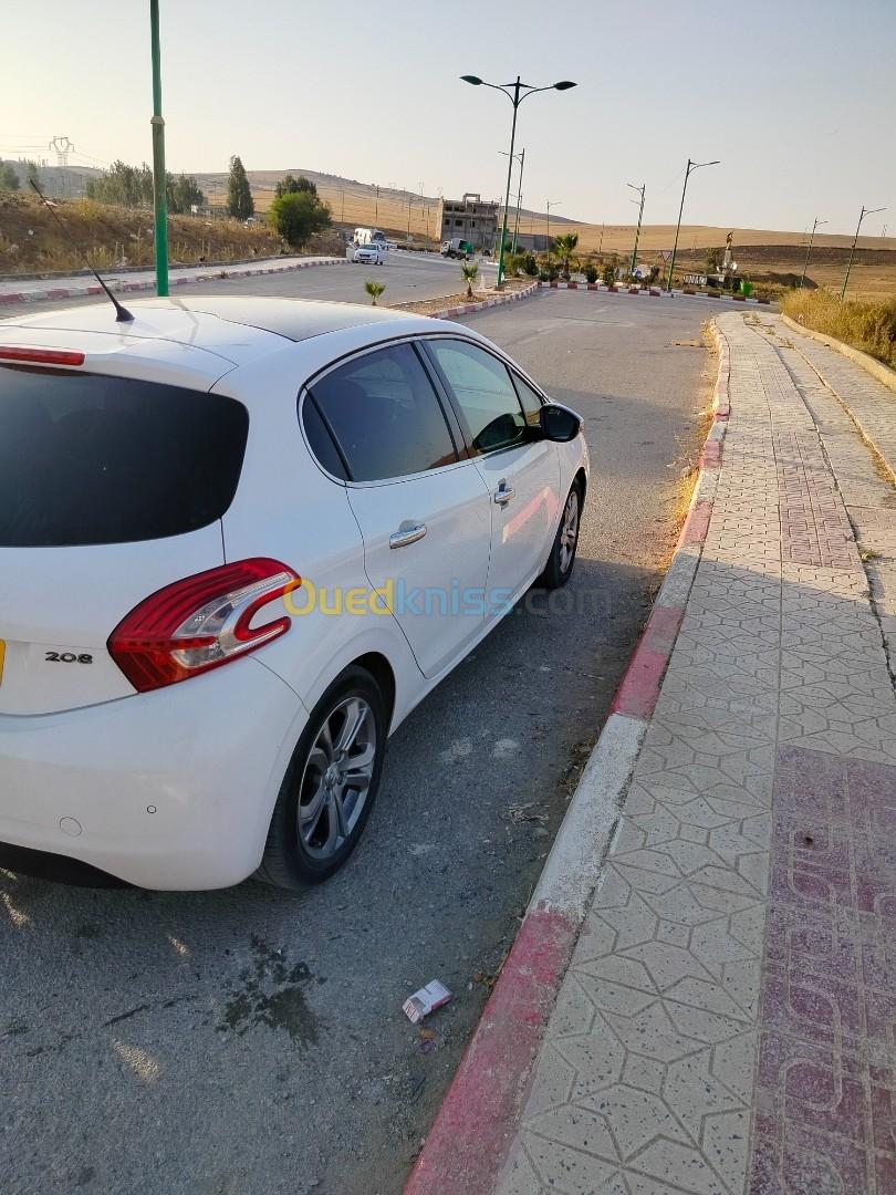 Peugeot 208 2015 Allure