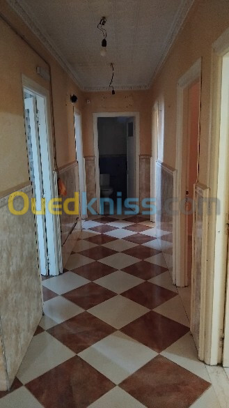 Location Appartement F5 Blida Blida