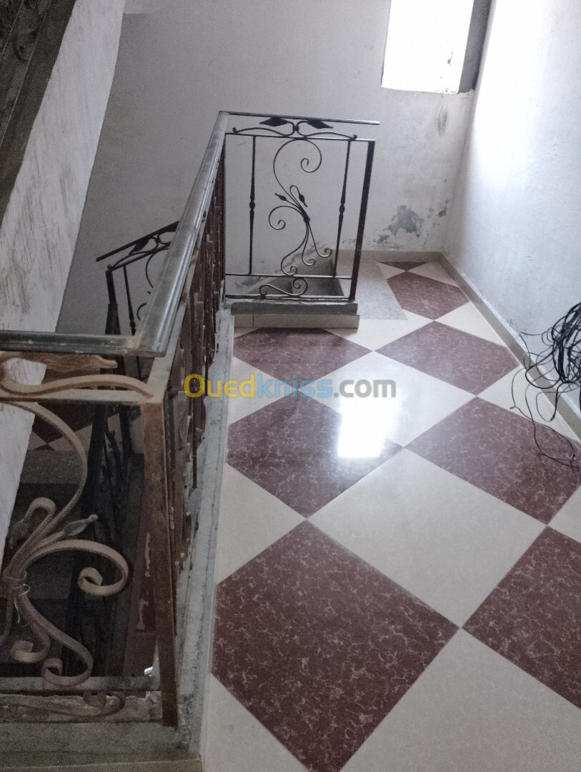 Location Appartement F5 Blida Blida