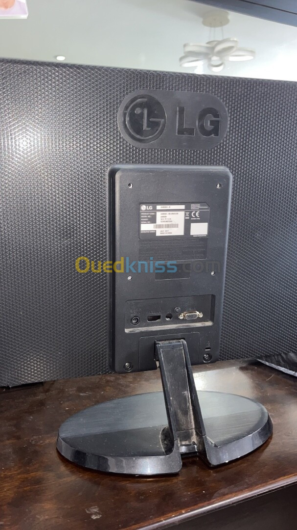 ECRAN PC LG 24 POUCES