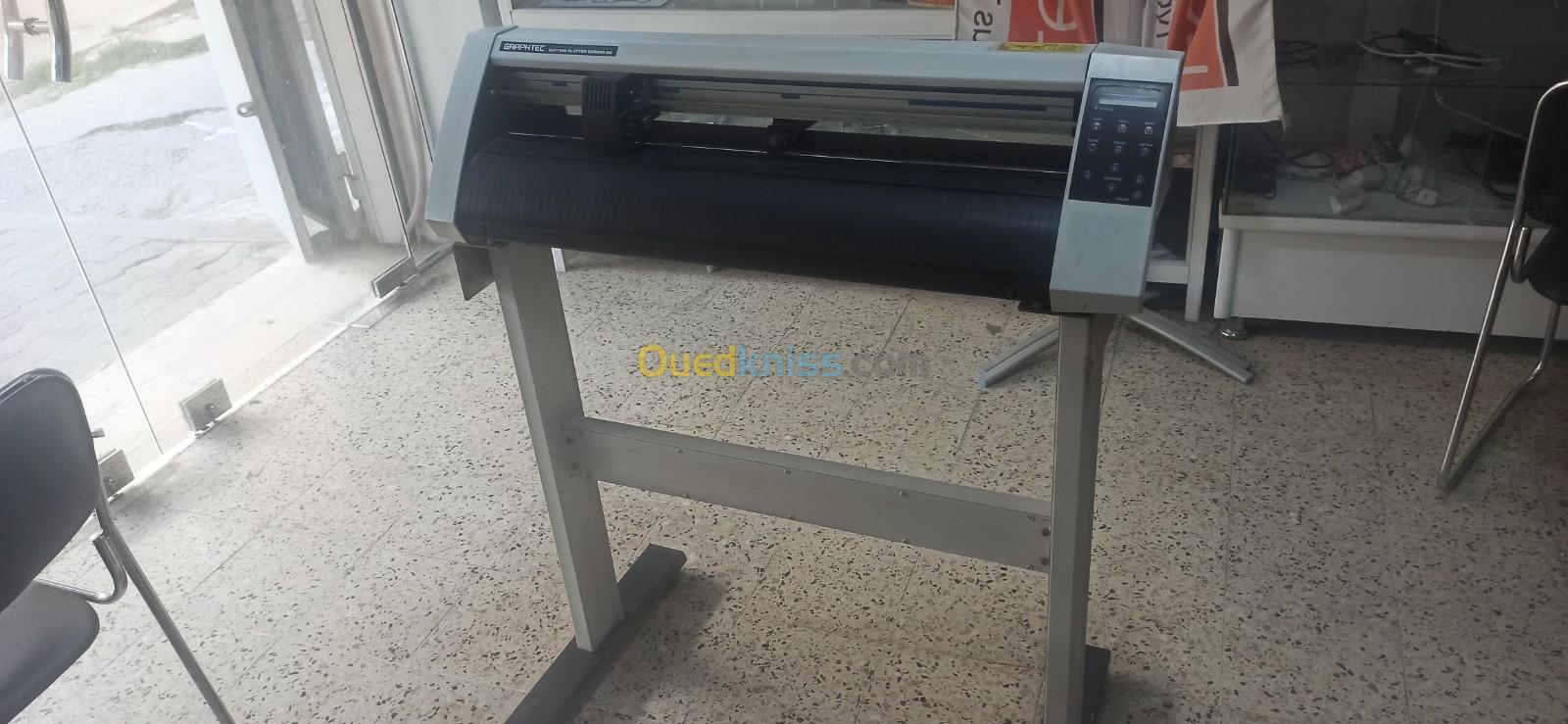 A vendre plotter de découpe Graphtec CE5000-60 en tres bonne état 