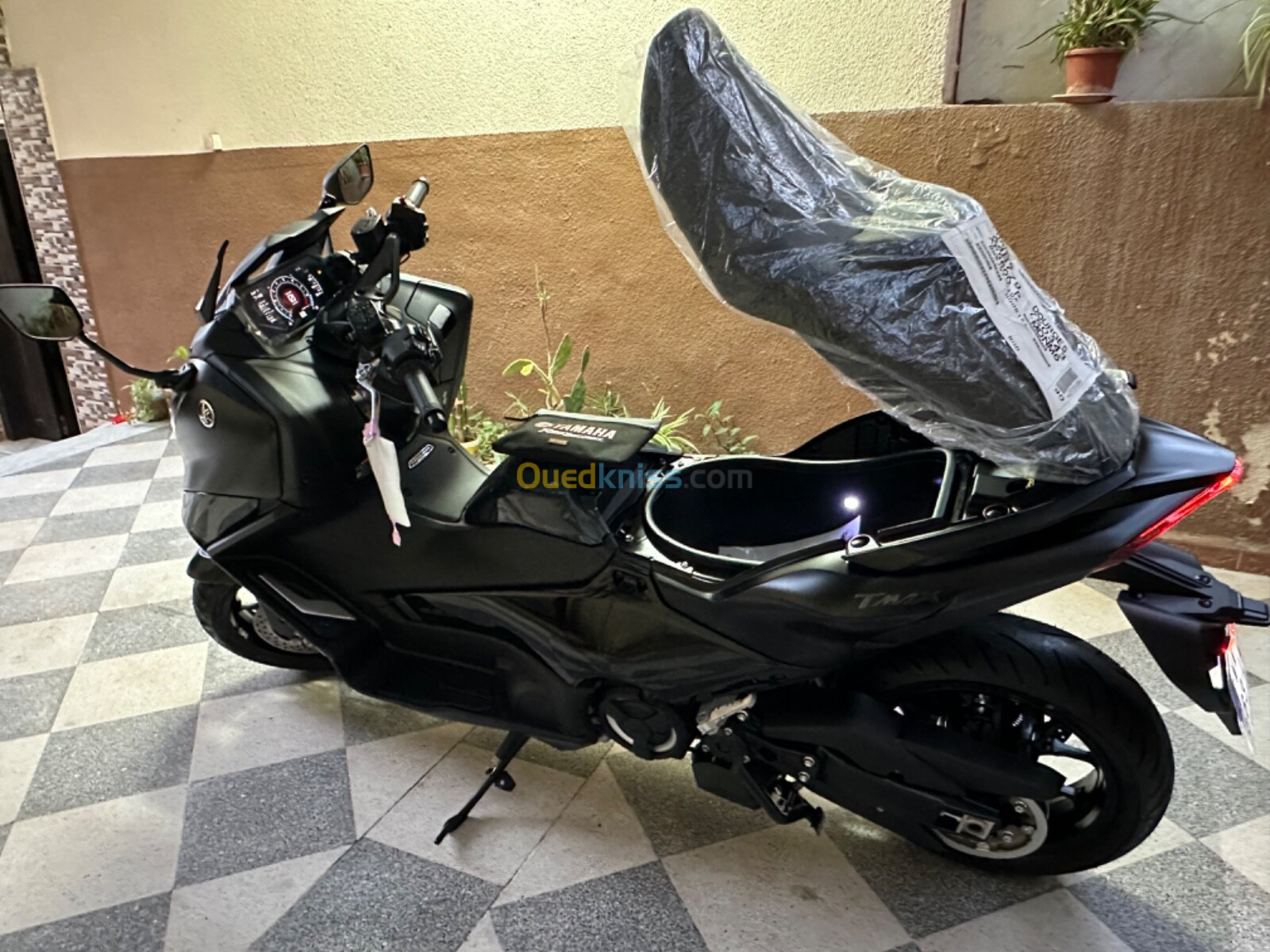 Yamaha Tmax Tech Dark 2024