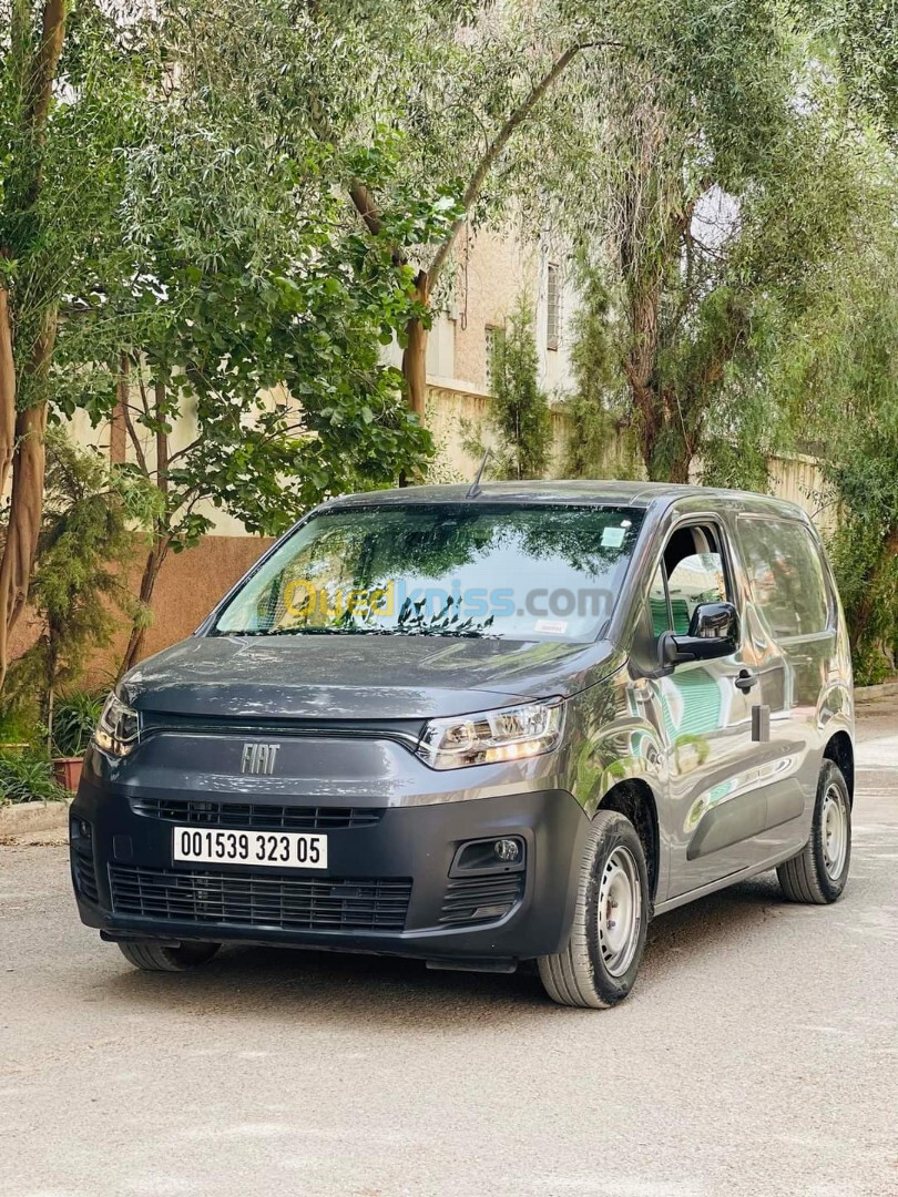 Fiat Doblo 2023 Italie