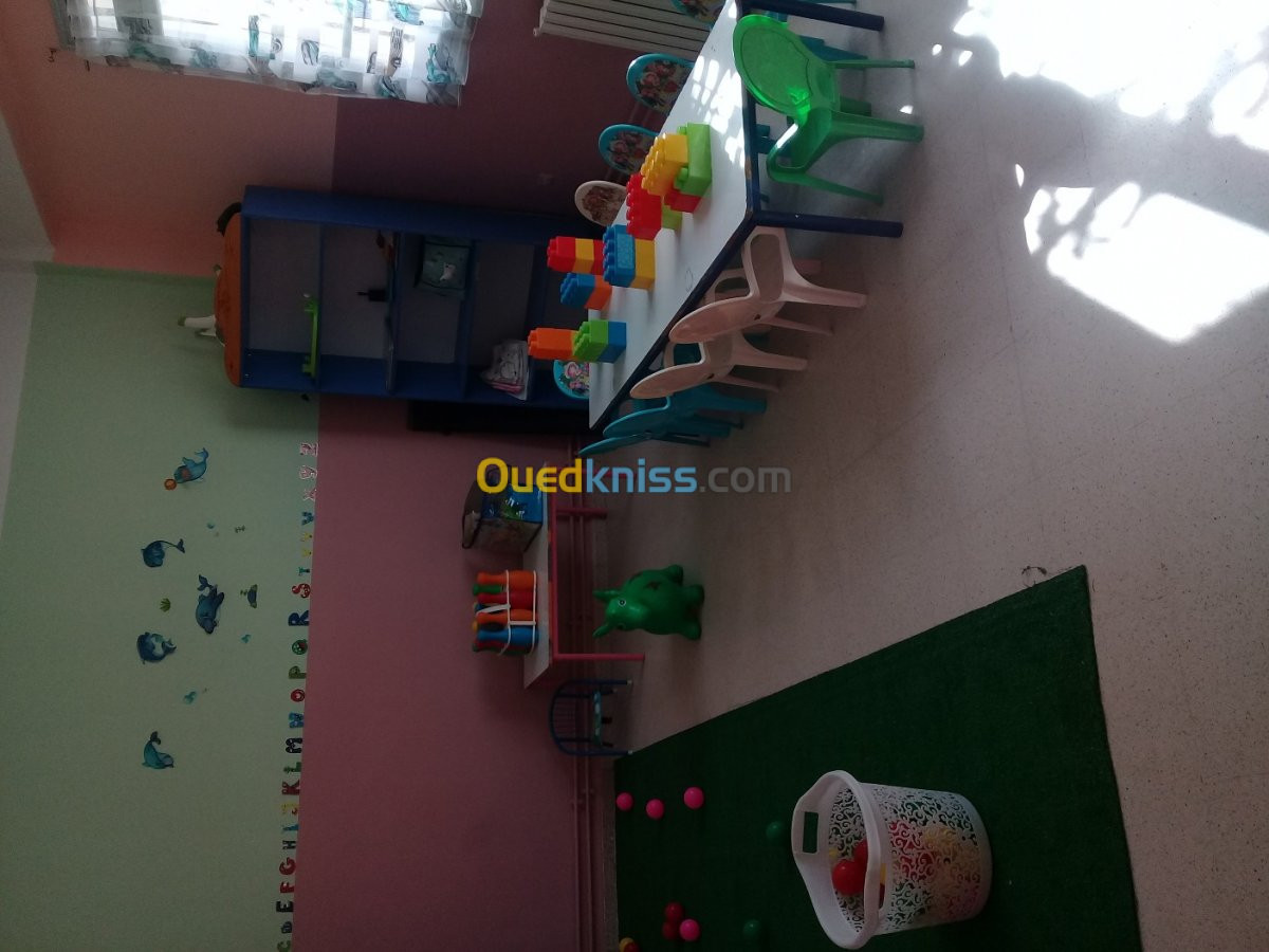 Crèche et cours particuliers ,cantine,