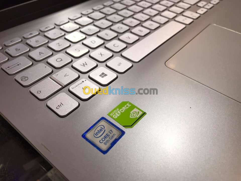 ASUS VIVOBOOK S530U i7 8ém 8GB MX150